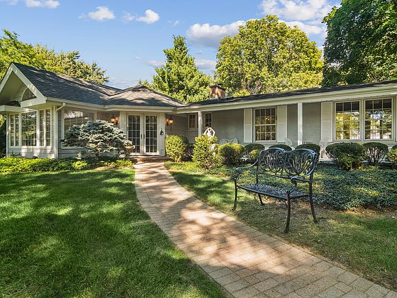 4th image of 1011 Blackburn Dr