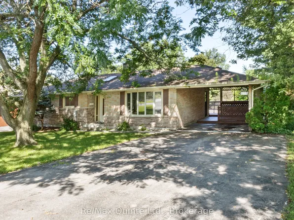675 Palace Rd, Greater Napanee, ON K7R 1A6
