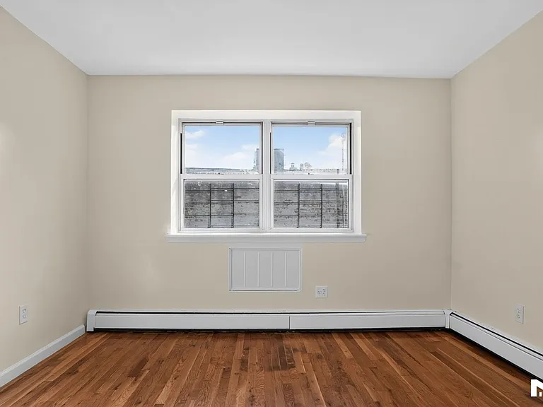 747 Essex St #3 — Photo 28