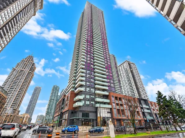 430 Square One Dr, Mississauga, ON