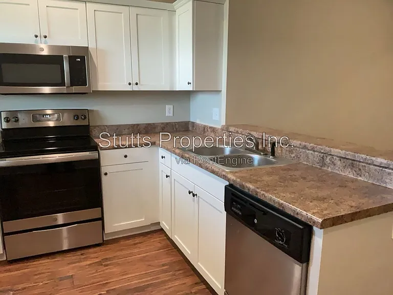 145 Bruin Dr #223 — Photo 4