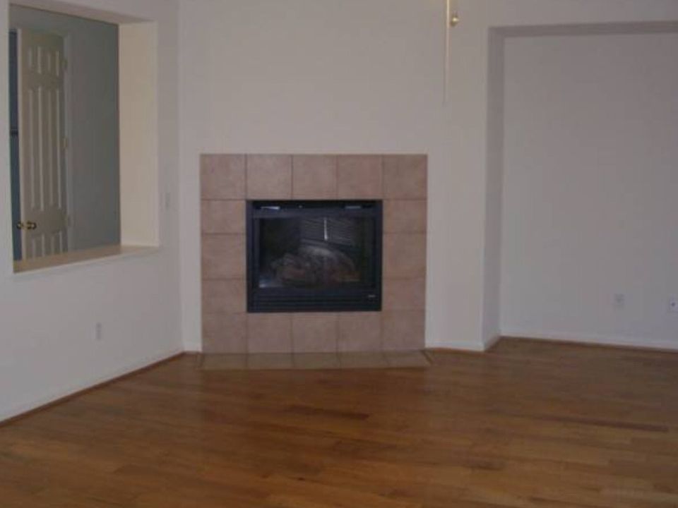 1st image of 2289 Hampshire Dr
