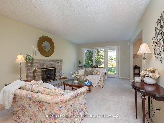 4th image of 85 Pebblehill Sq