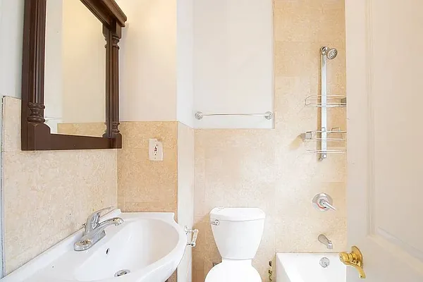 Rented by Voro New York | media 8