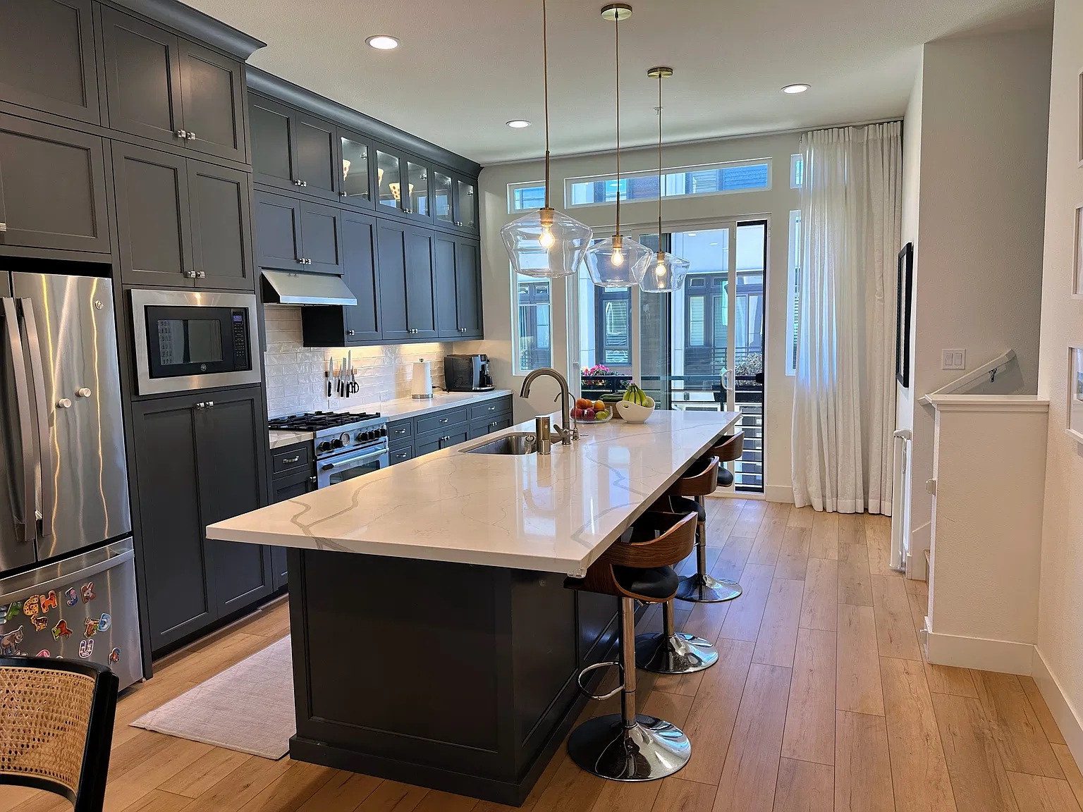 3 bed, 2.5 bath, 1736 sqft, $6,000 — Photo 1