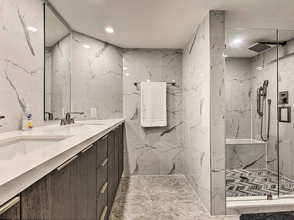 4th image of 1717 N Bayshore Dr APT 1731