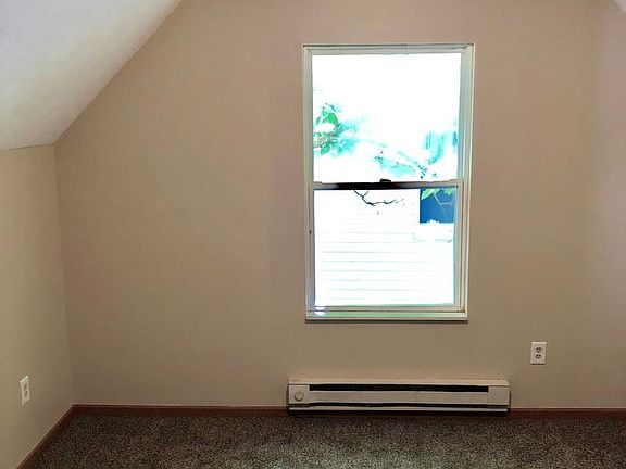 4th image of 9406 Gaylord Ave