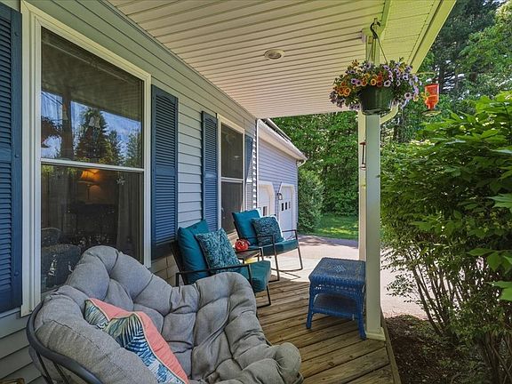 4th image of 45 Mainieri Lane