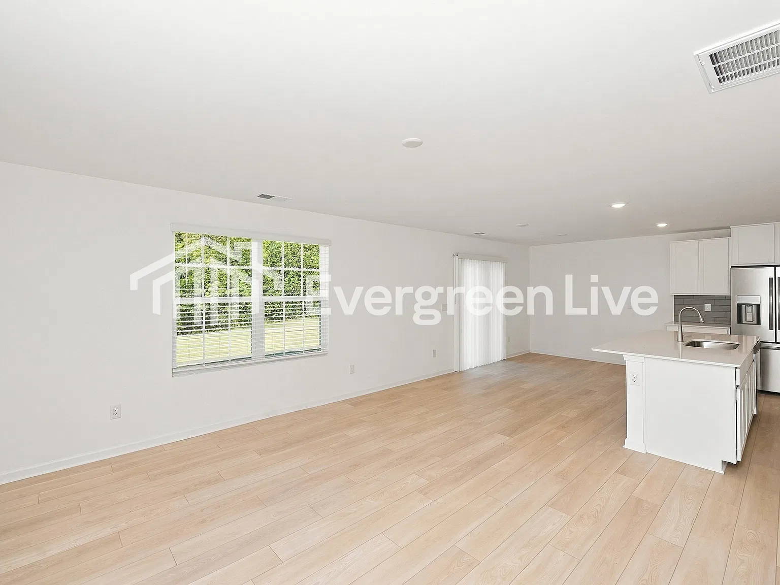 3 bed, 2.5 bath, 1665 sqft, $1,750 — Photo 3