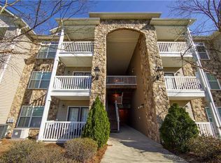 7102 W Friendly Ave UNIT 101, Greensboro, NC 27410