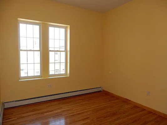 Rented by Equiventure Capital Real Estate | media 18