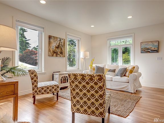 3rd image of 13718 1st Ave NW