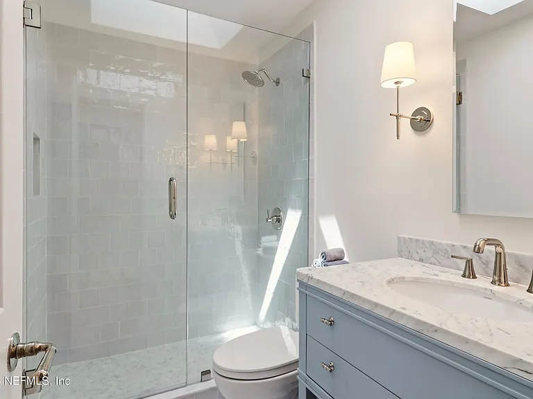 120 Alsace Ct — Photo 32