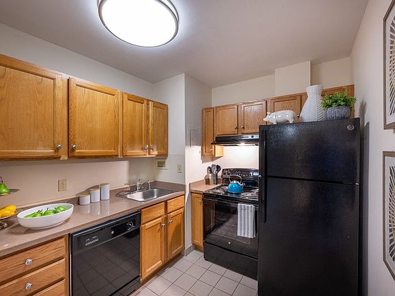 4th image of 1 Water St #705