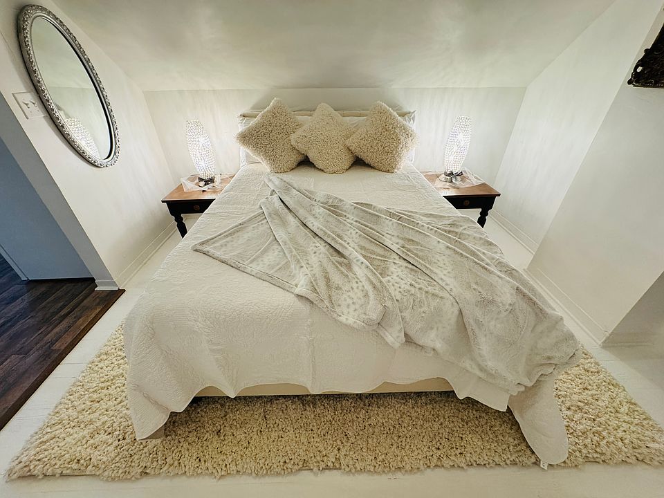 1st image of 2808 Taylor Blvd #2