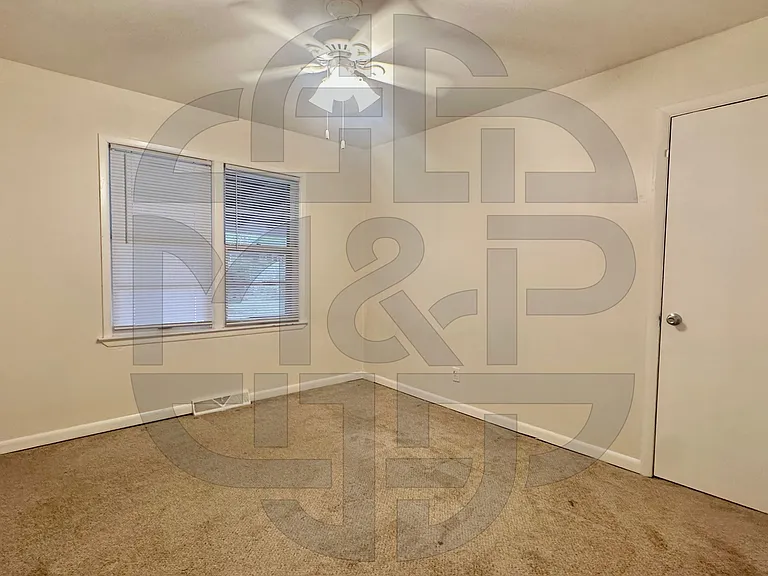 3039 S Glenn Ave — Photo 8