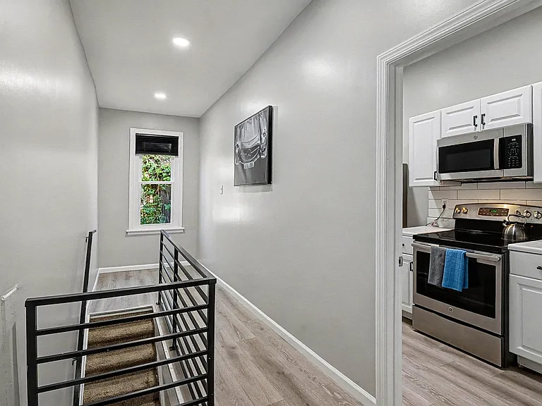 W Jerome St — Photo 10