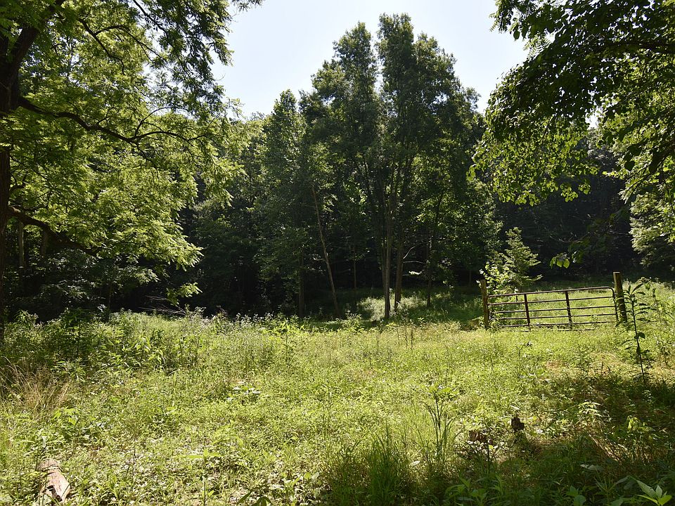 1st image of 525 Catholic Cemetery Rd