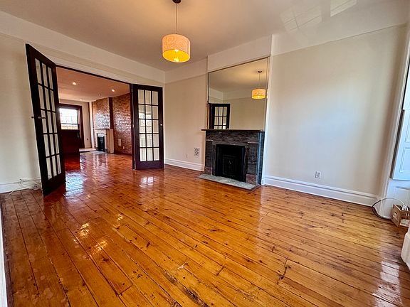 3rd image of 15 Arlington Pl #3