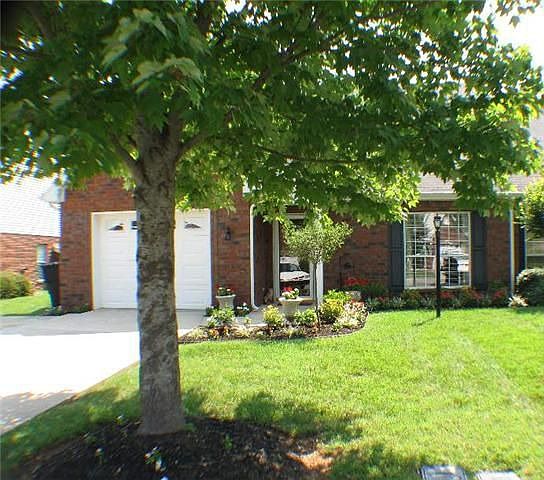 1st image of 737 Stonetrace Dr