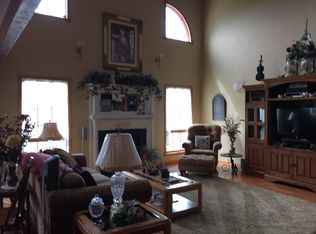 16708 W Cottonwood Rd, Elmwood, IL 61529