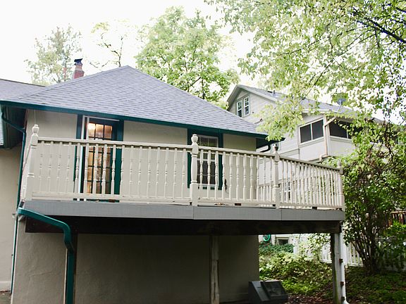 3rd image of 1653 Wealthy St SE