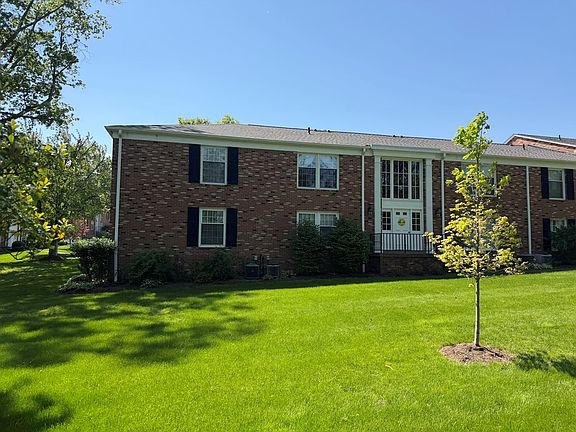 2nd image of 43 Williamsburg Circle