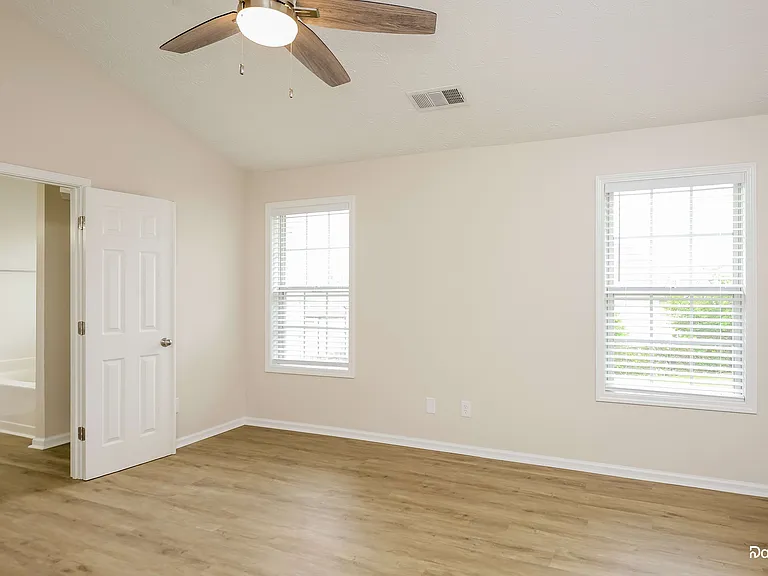 995 Clairidge Ln SW — Photo 8