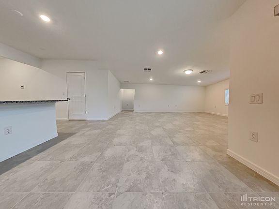 4th image of 3811 Spruce Creek Dr
