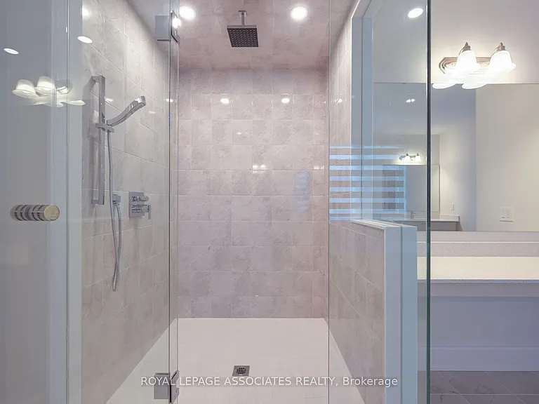 55 Raspberry Ridge Ave — Photo 30
