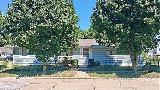 1st image of 301 Adams St