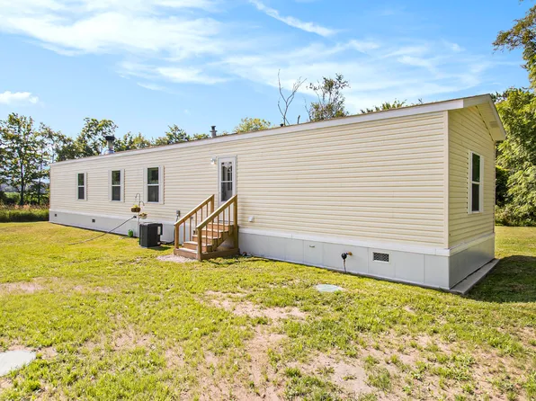 17033 Kessington Rd, Jones, MI 49061