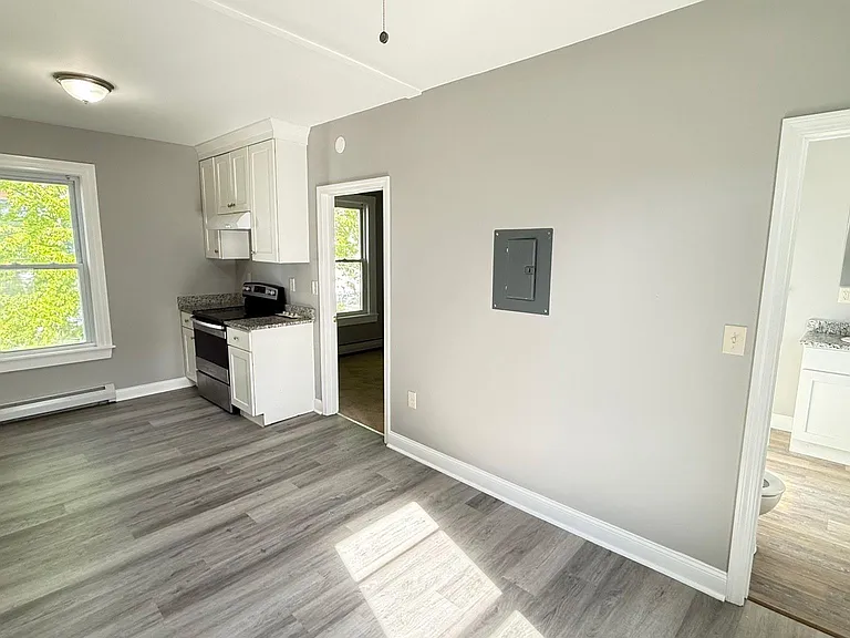 152 Pearl St #2 — Photo 6