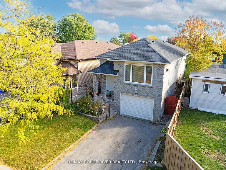 102 Turnberry Cres #LOWER — Photo 1