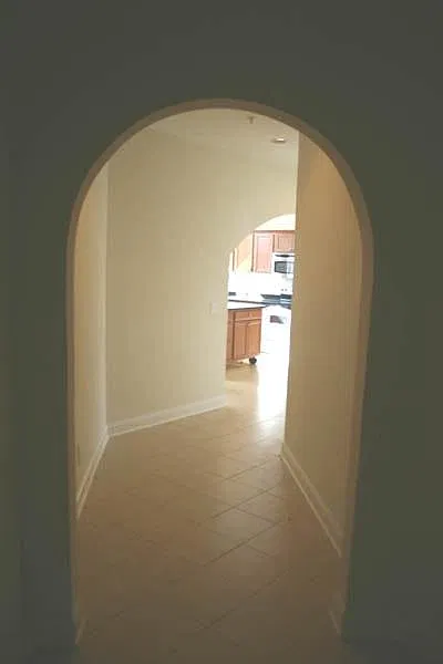 3 bed, 2.5 bath, 2400 sqft, $2,000 — Photo 3