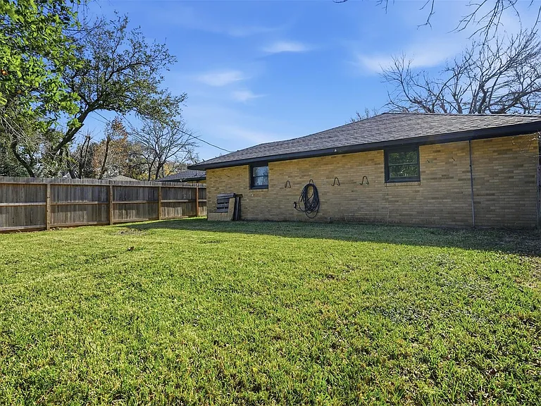 612 Sunset Ln — Photo 6