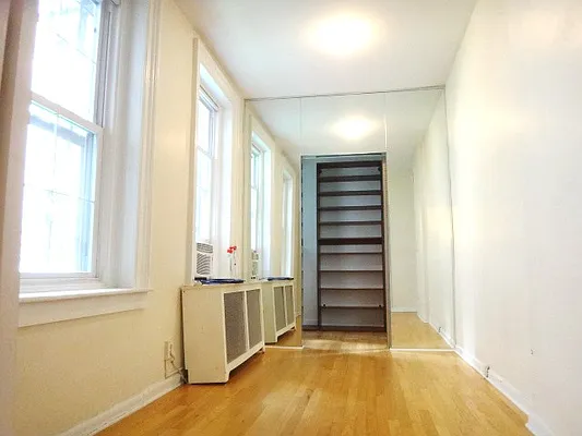 Rented by Paley Management | media 13