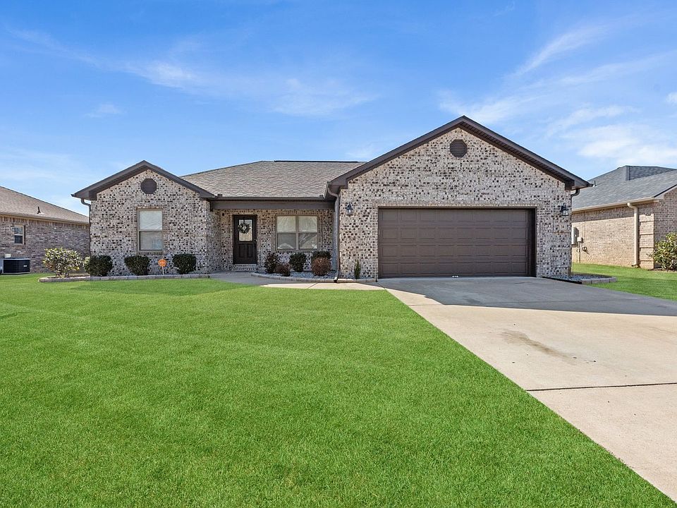 1st image of 34 Fletcher Dr