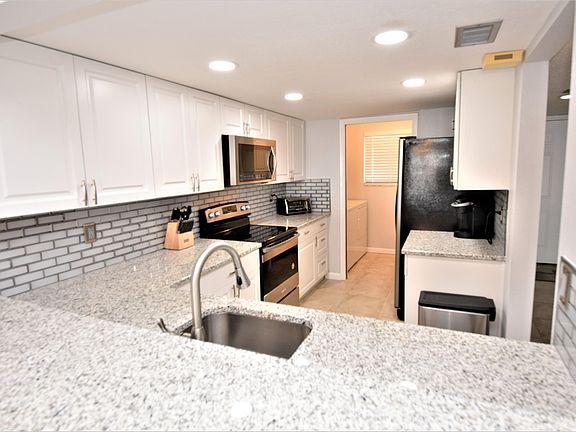 3rd image of 8498 Ridgewood Ave Unit 502