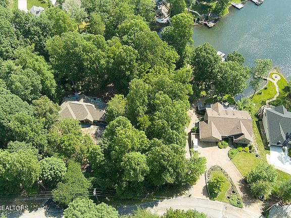 2nd image of 170 Lynhurst Dr