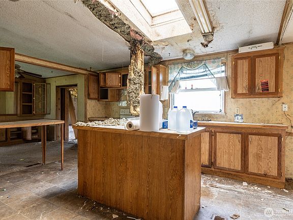 3rd image of 451 W Homer Adams Road W