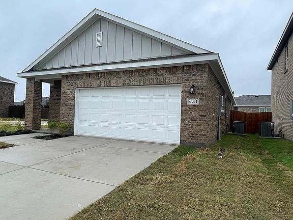 2nd image of 6051 Mojave Dr