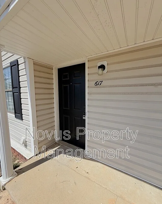2 bed, 1.5 bath, 1050 sqft, $1,185 — Photo 2