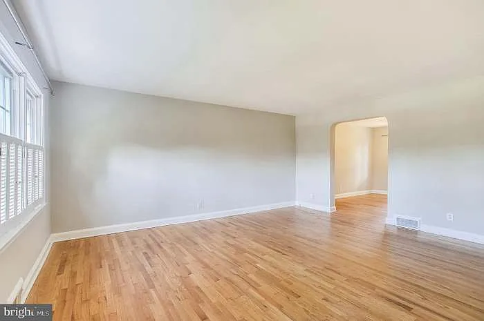 8107 Kirkwall Ct — Photo 3
