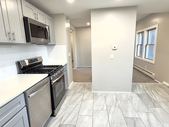 3rd image of 3 Woodland Ave Floor 1