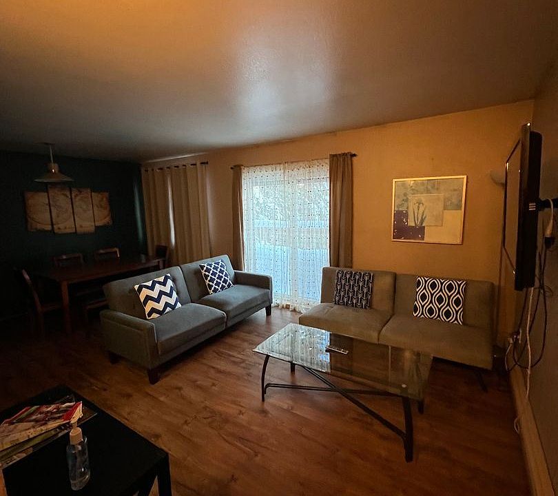 1st image of 933 Cowles St