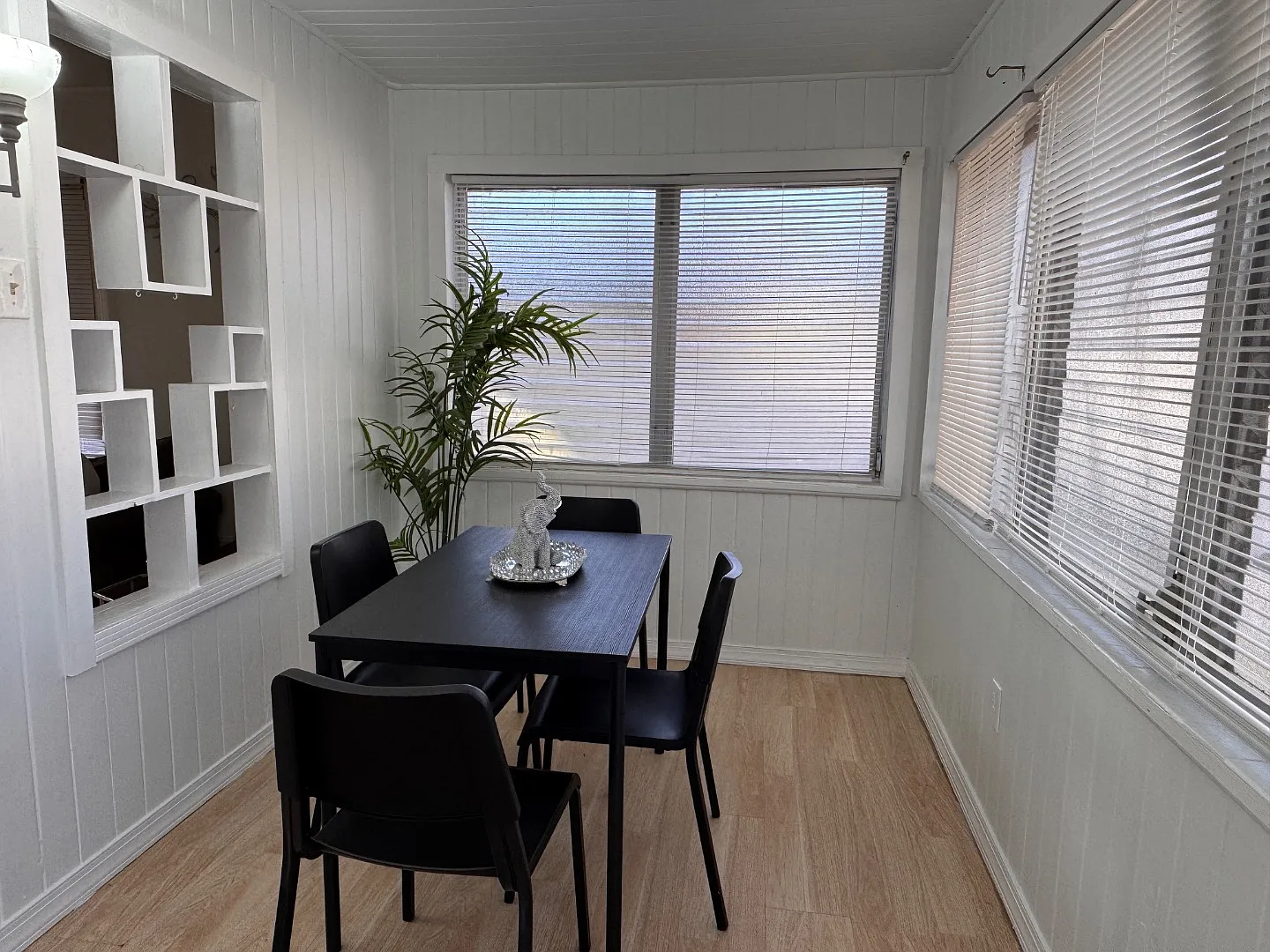 2512 W Rio Vista Ave — Photo 3