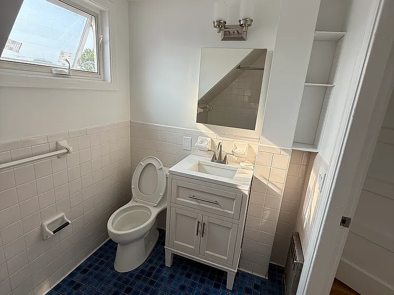 96 Munroe St #2 — Photo 10