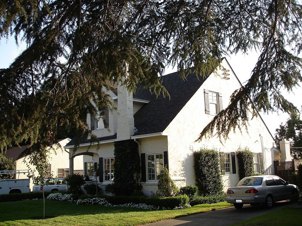 2nd image of 148 40th St