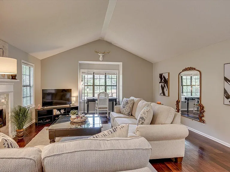 446 Creekwalk Dr — Photo 5